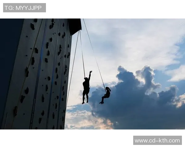 杭州攀岩队与成都攀岩队赛后技术分析与战术对比探讨