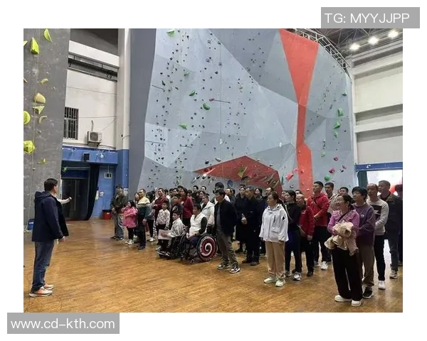 武汉攀岩队夺得最新攀岩耐力TOP10榜首位置引发关注